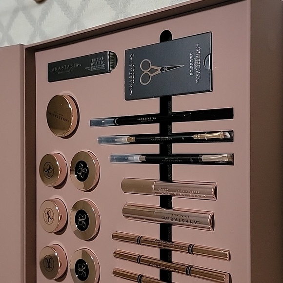 Anastasia Beverly Hills 25th Anniversary Rose Gold Pr Brow Kit - Picture 3 of 4